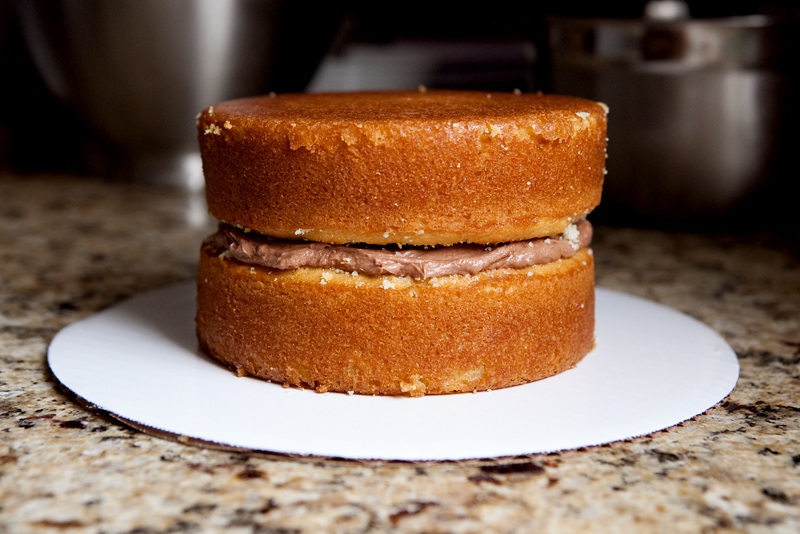 How to stack a layer cake