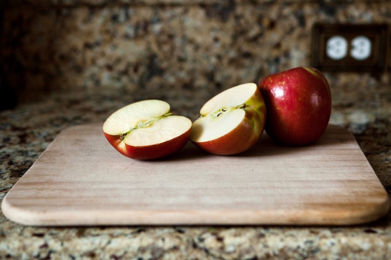 A healthier pop-tart. Apple cinnamon filling with an oat bran flour crust.