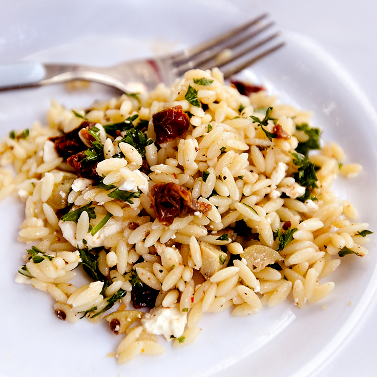 Recipe for fresh Orzo Pasta Salad with olives and sundried tomatoes