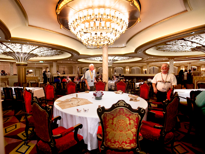 disney-fantasy-cruise-western-caribbean-see-ya-real-soon-dinner-royal-court-08