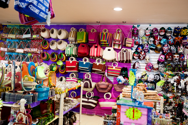 purses and hats for sale in cozumel