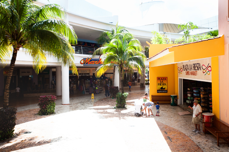 plaza la fiesta in cozumel