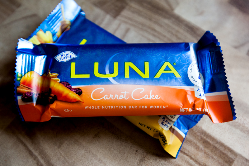 luna-bar-review-new-carrot-cake-flavor-02