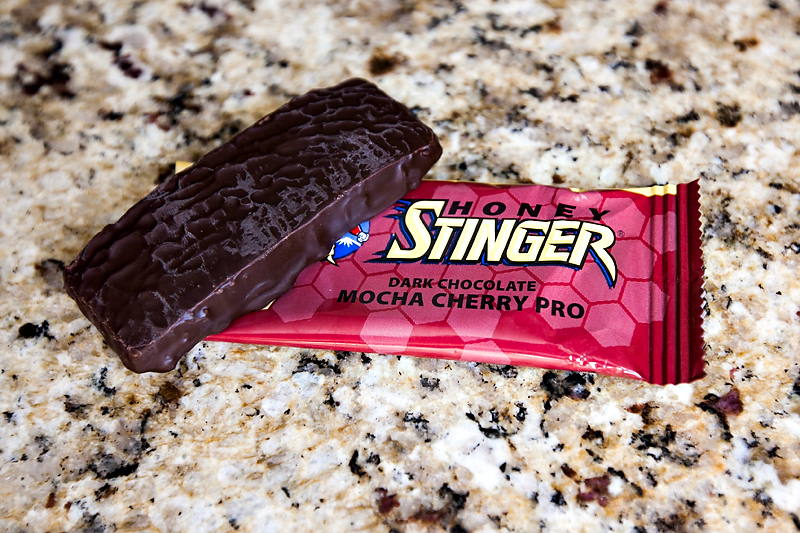 honey-stinger-energy-bar-review-dark-chocolate-mocha-cherry