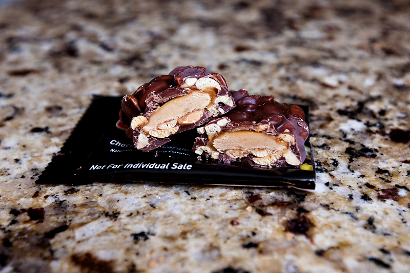 review-of-oh-yeah-chocolate-caramel-protein-bars-02