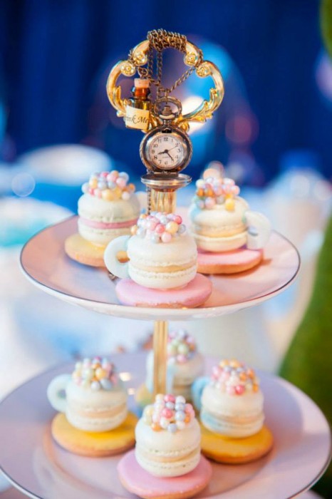 vintage-alice-in-wonderland-party-theme