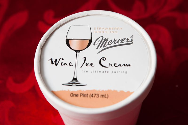 mercer's-wine-ice-cream-strawberry-sparkling-review-01