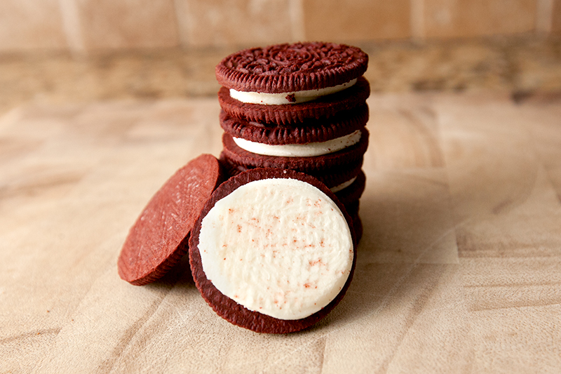 red-velvet-oreos-review-06