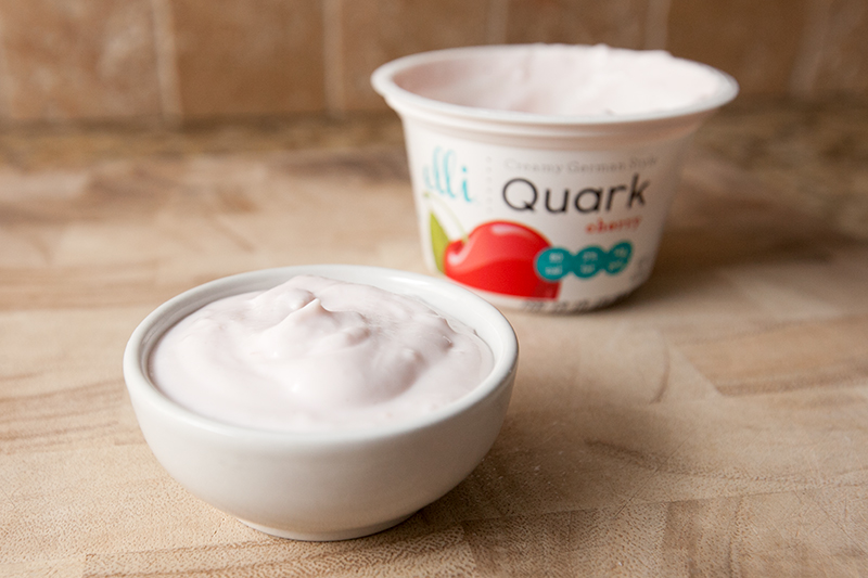 elli-quark-yogurt-cheese-cherry-review-02