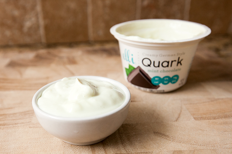 elli-quark-yogurt-cheese-mint-chocolate-review-02