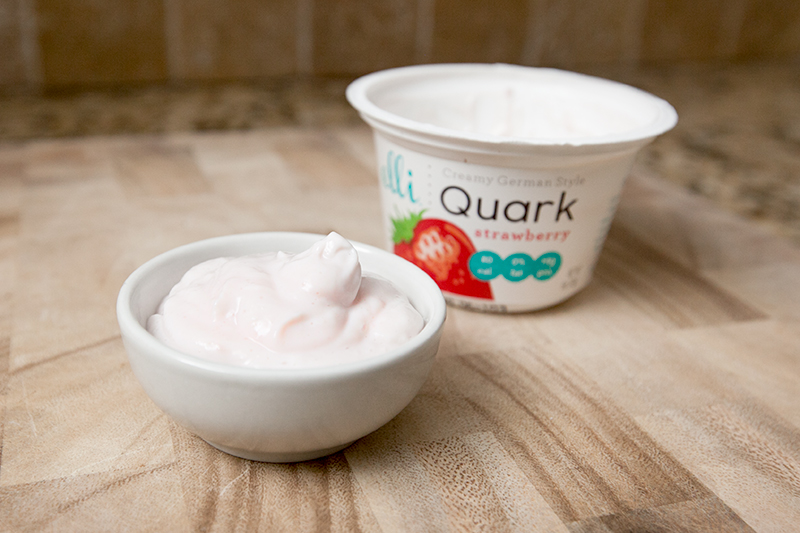 elli-quark-yogurt-cheese-strawberry-review-02