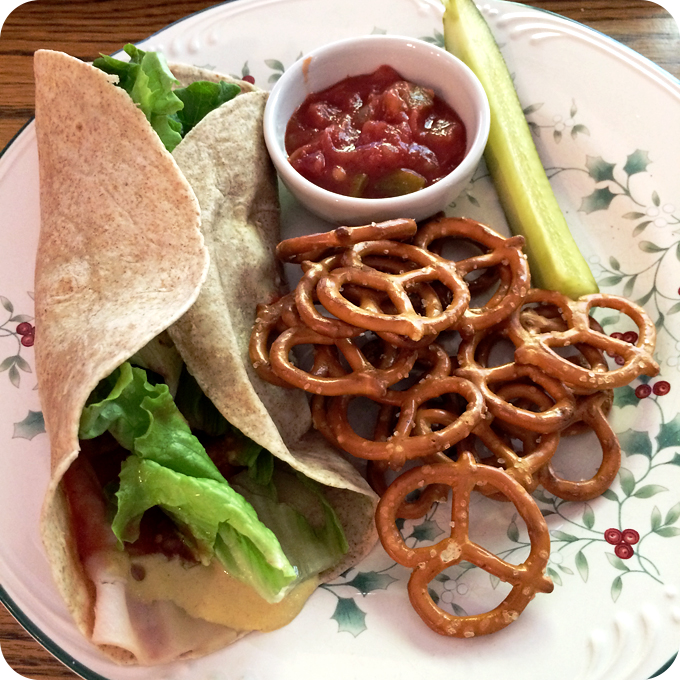 turkey-provolone-low-carb-wrap-with-pretzels