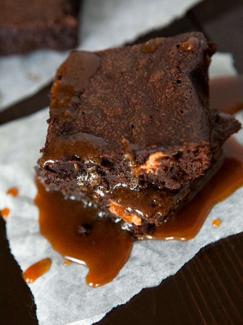 peanut-butter-stuffed-brownies-with-whiskey-caramel-06