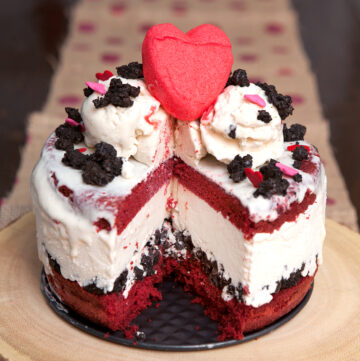 How to make a red velvet ice cream cake