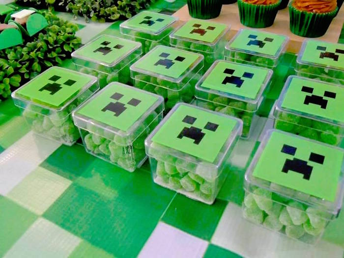 Minecraft party ideas galore! Everything you need to know to figure out how to throw a Minecraft party! Cakes, cookies, cupcakes, treat and food table ideas, and more!