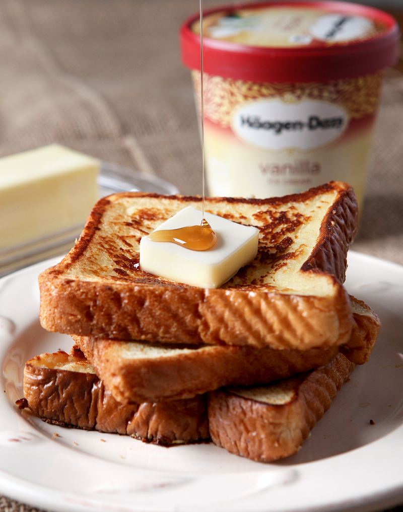 This French toast is literally made with melted vanilla ice cream! Game changer, folks. Such a special and super easy breakfast idea.