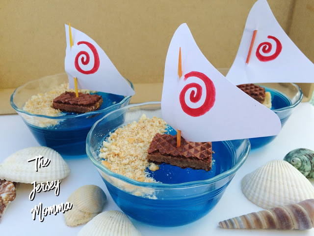 Moana Party Ideas! The only list you need for Moana party food ideas, because I know all of your little ones are begging for a Moana theme party this year! Find Moana cupcakes, Moana cookies, Moana snacks, Moana appetizers... all things MOANA!!