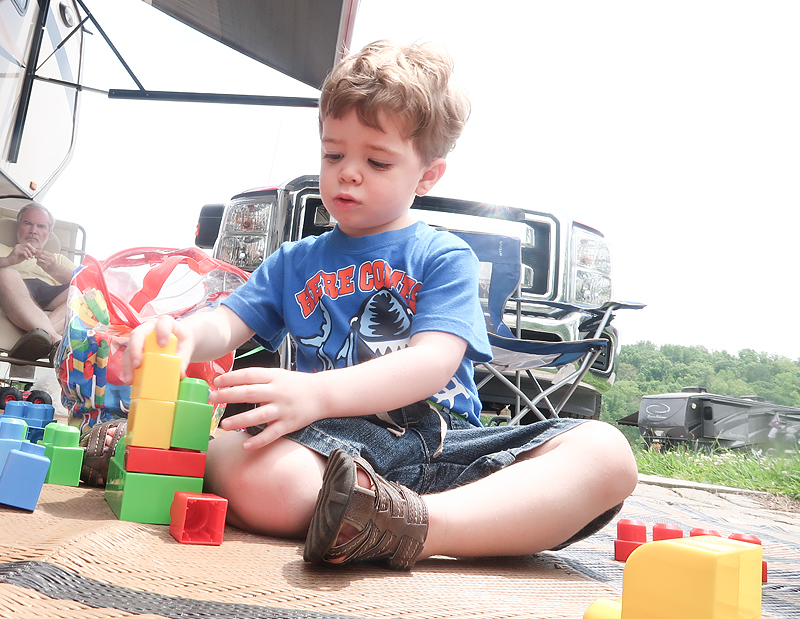 caney-creek-campground-jasper-playing-with-blocks-01