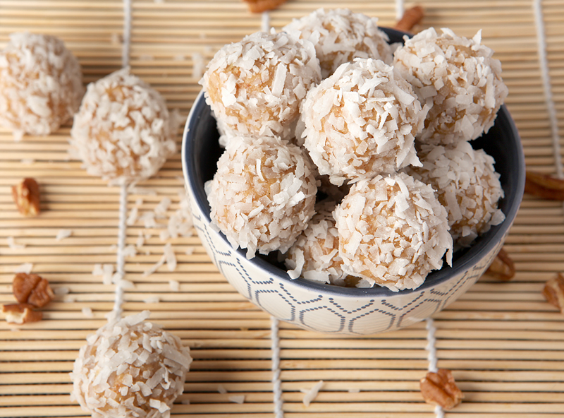 Orange Coconut Snowballs - this classic old-fashioned cookie recipe that's sweet and citrusy and so easy to make!