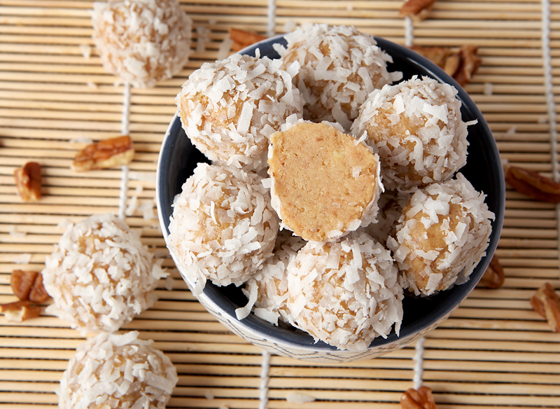 Orange Coconut Snowballs - this classic old-fashioned cookie recipe that's sweet and citrusy and so easy to make!