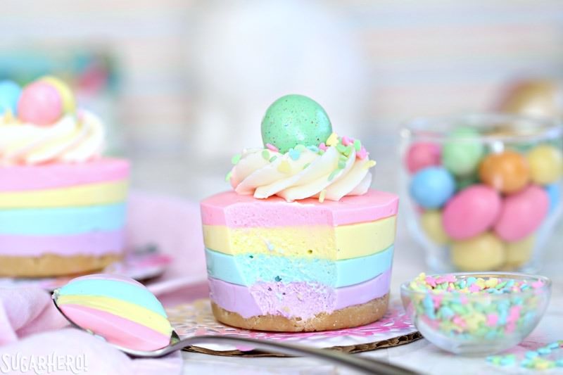 Unicorn party food ideas! A huge round up of recipes and unicorn DIY party ideas for all kinds of treats! Unicorn popcorn, unicorn cookies, unicorn fudge, unicorn cupcakes, unicorn cake, unicorn treats, and so much more!