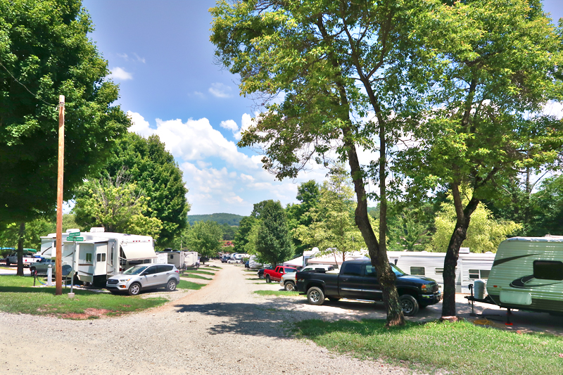 yogi-bear-jellystone-park-campground-mammoth-cave-ky-review-04