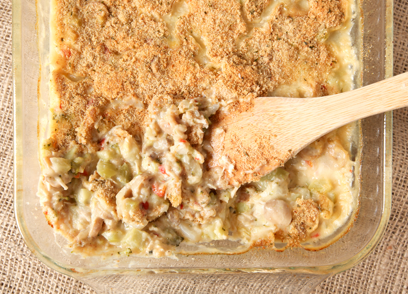 Easy Dinner Idea: easy cheesy broccoli chicken casserole with NO canned soup!