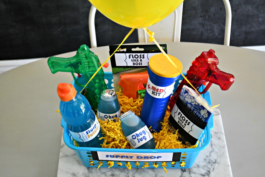 Fortnite party food ideas! Want to get some ideas for some treats to serve at a Fortnite birthday party? This is the list for you! Fortnite burgers, Fortnite med packs, Fortnite cupcakes, Fortnite cookies, Fortnite supply drops, and more!