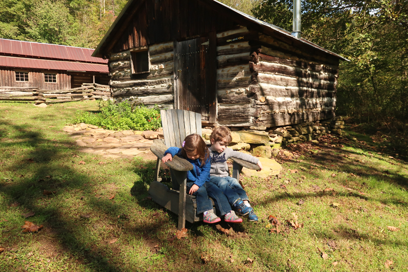 Twin Arches Loop Trail Hike in Big South Fork