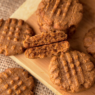 These low carb keto friendly peanut butter cookies are made with only 4 ingredients!