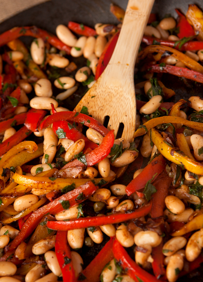 These pork cutlets with sauteed bell peppers and white beans and an easy dinner idea! Low carb and incredibly simple.