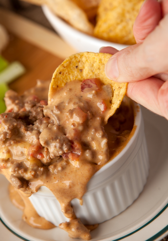 A classic, delicious dip! Cheesy Velveeta melted with taco-seasoned beef and diced chiles and tomatoes. Throw it all in the slow cooker and it's done! Keep it lower carb by dipping with raw veggies and pork rinds!