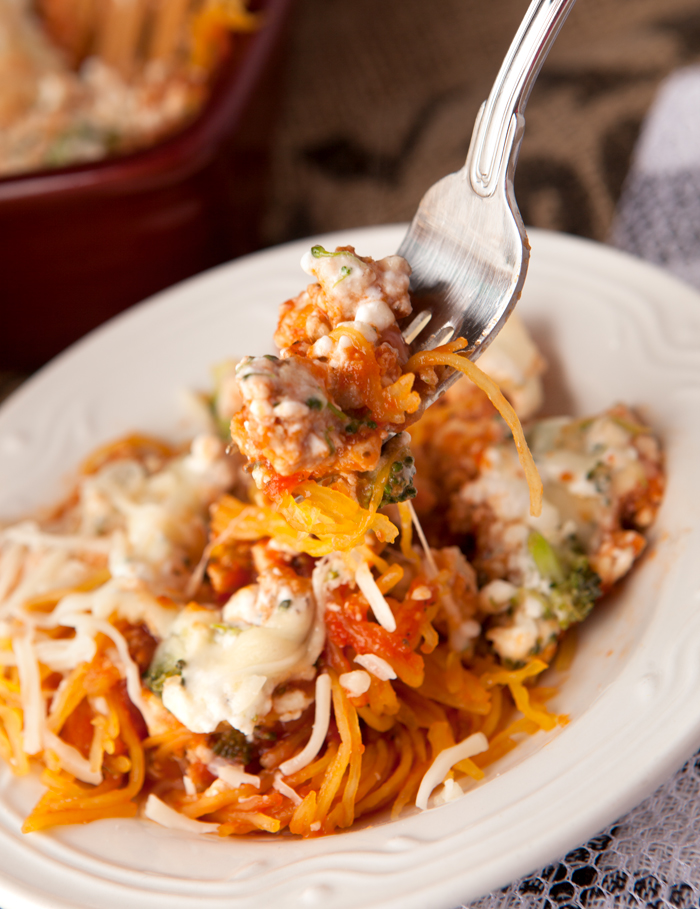 Looking for a pasta substitute for your favorite lasagna dish during a low carb diet? This delicious yet simple spaghetti squash lasagna bake keeps the carbs low and the flavor and protein high!