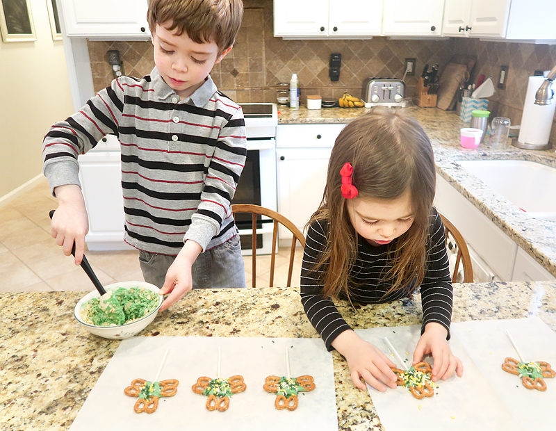 Gramma in a box subscription box review - March St. Patrick's Day Treats