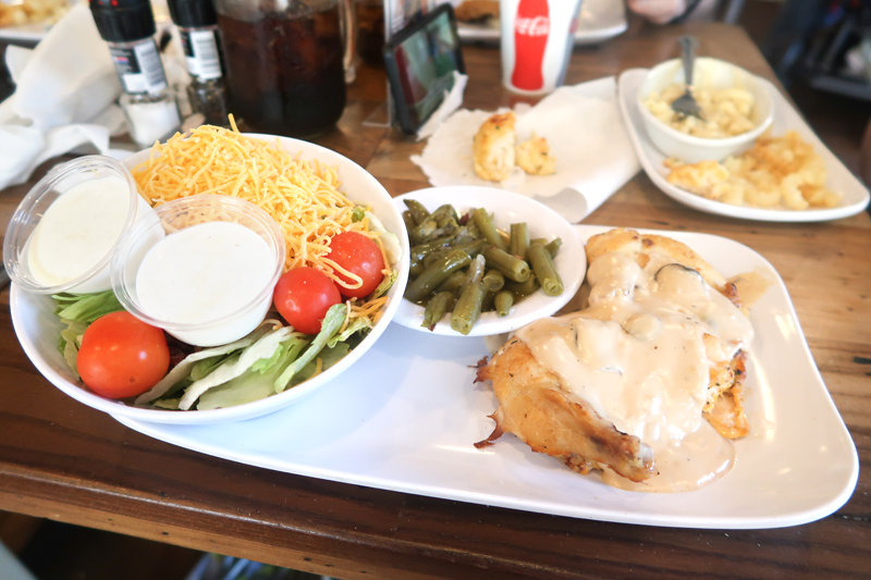 Front Porch Cafe Review | Lunch at Dollywood